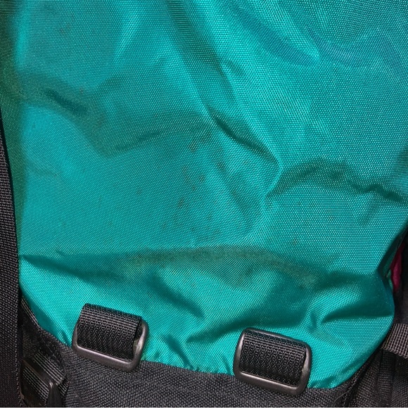 Vintage 1990s Camp Trails Ascent
Hiking / camping backpack teal green and pink - Picture 8 of 12